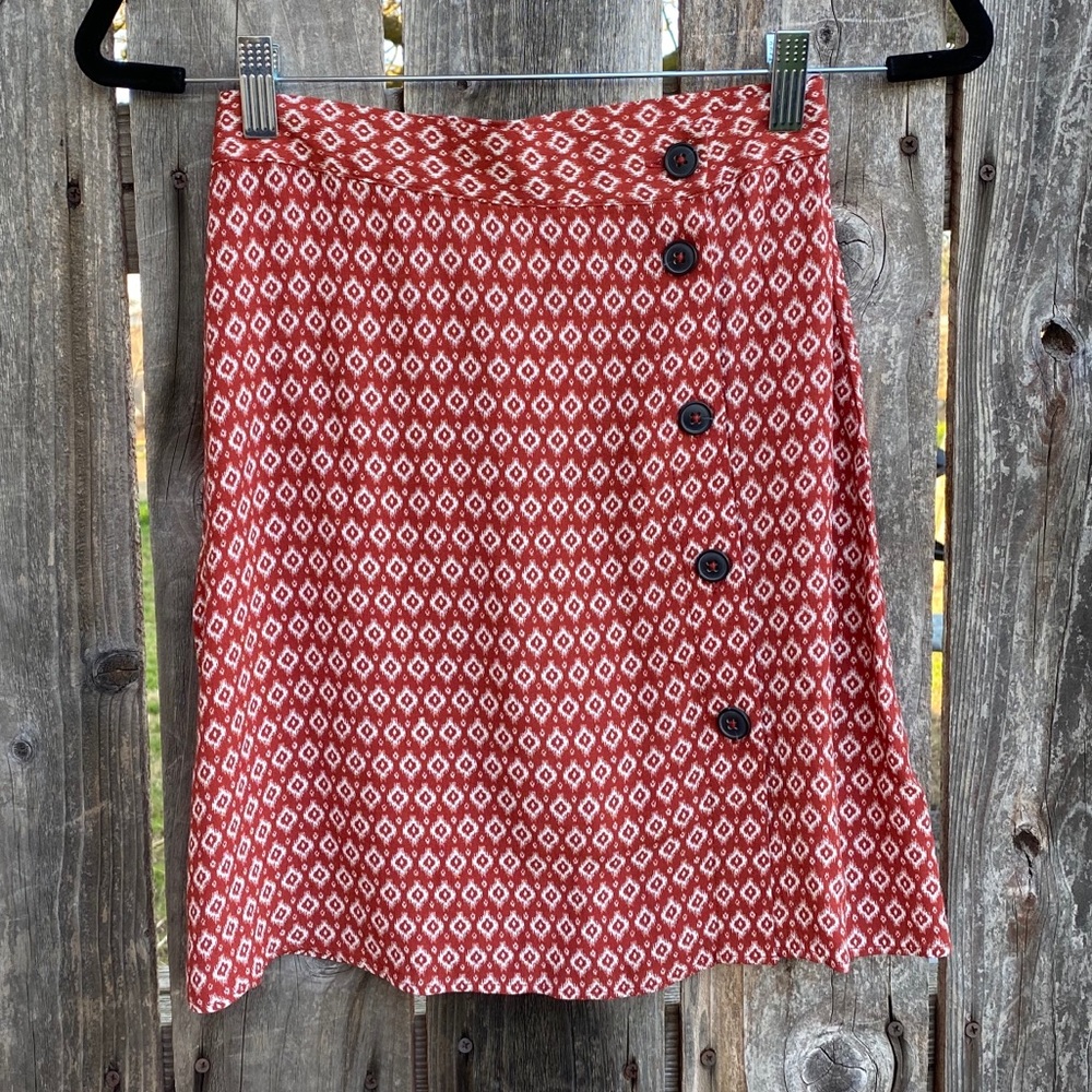 H&M • burnt orange button skirt